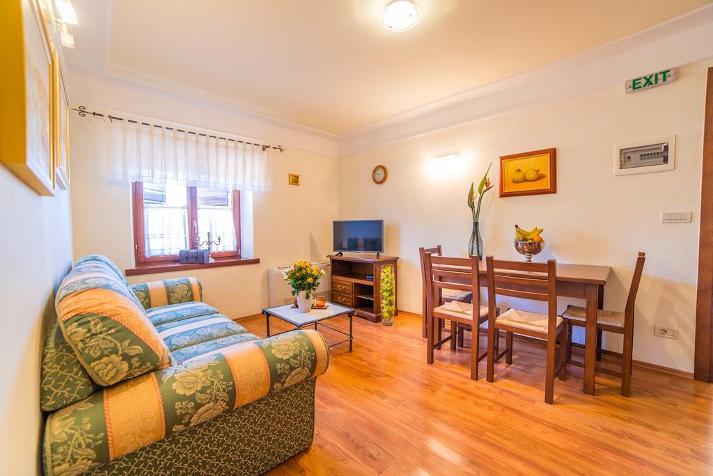 Aparthotel Katalyma 828 Kanfanar Kültér fotó
