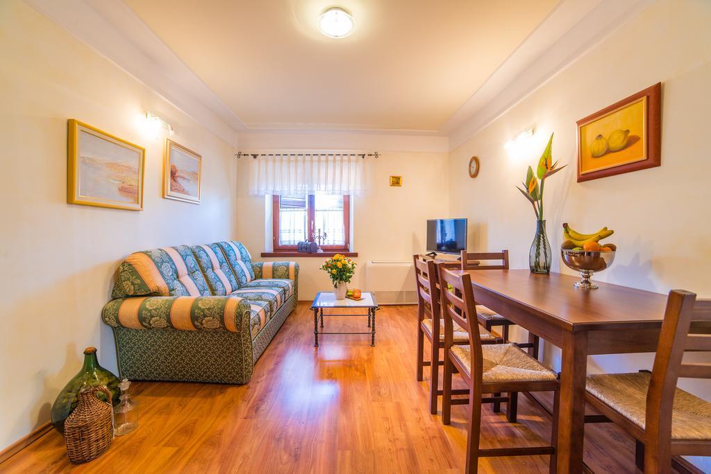 Aparthotel Katalyma 828 Kanfanar Kültér fotó