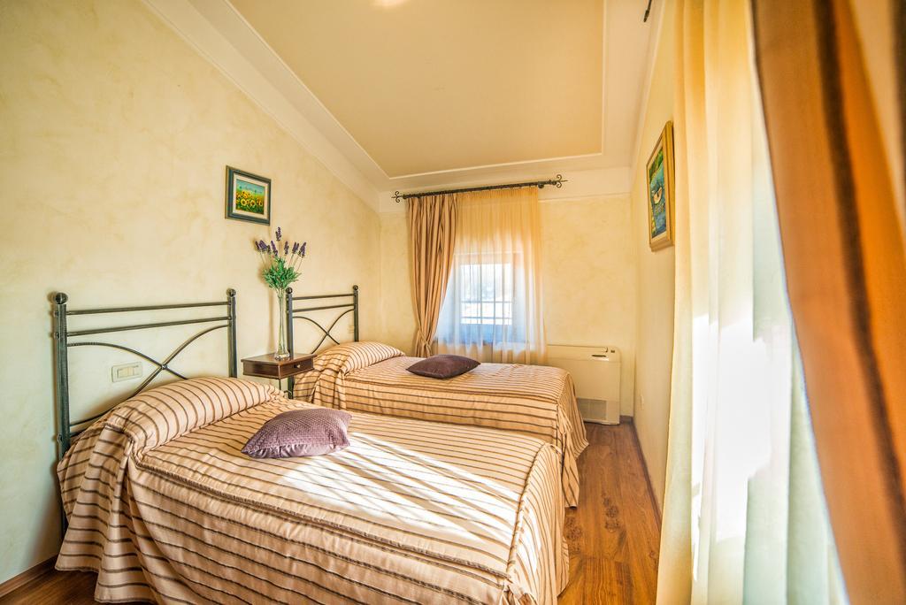 Aparthotel Katalyma 828 Kanfanar Kültér fotó
