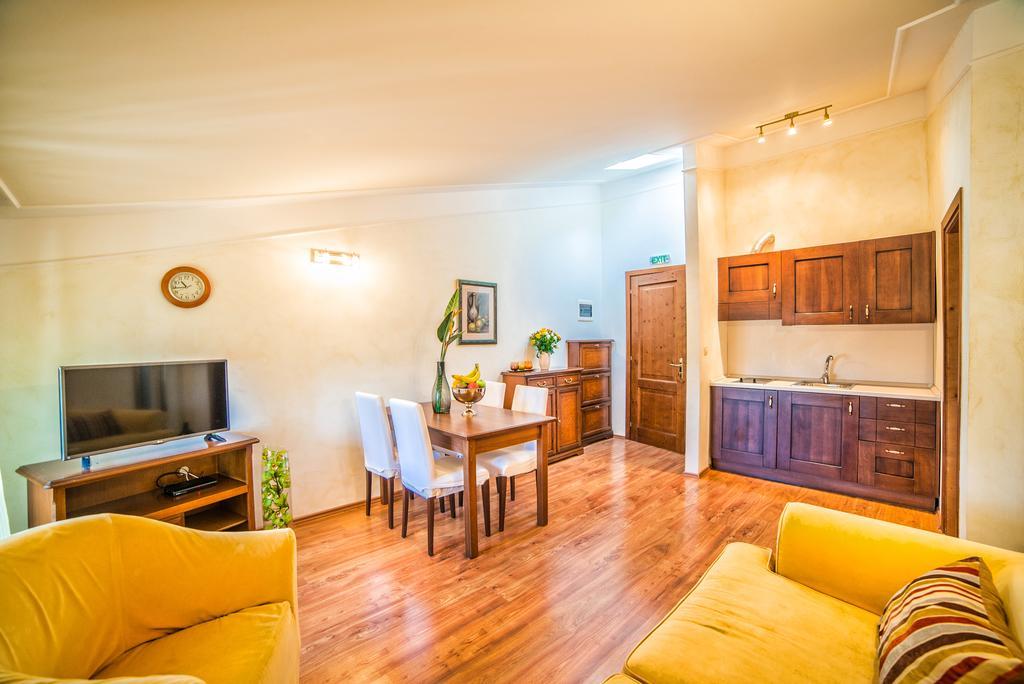 Aparthotel Katalyma 828 Kanfanar Kültér fotó