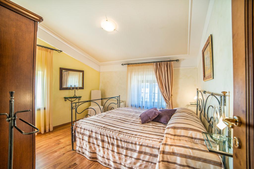 Aparthotel Katalyma 828 Kanfanar Kültér fotó