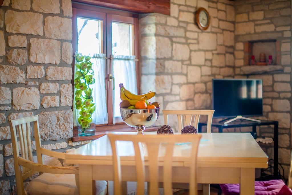 Aparthotel Katalyma 828 Kanfanar Kültér fotó